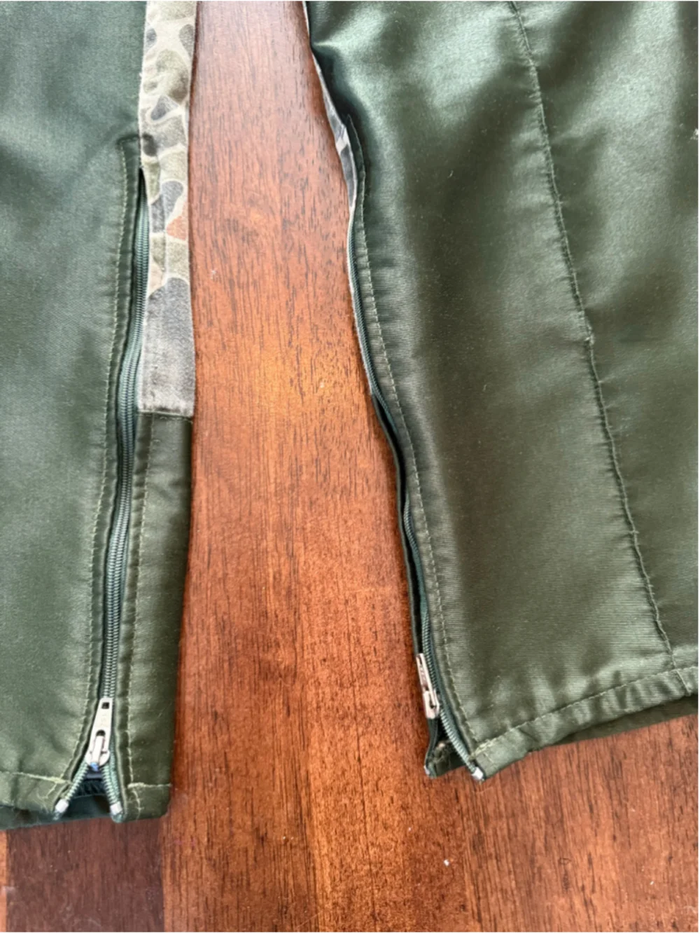 Vintage Men's 10X Hunting Pants size medium Green Camo Outdoor Utility Trousers